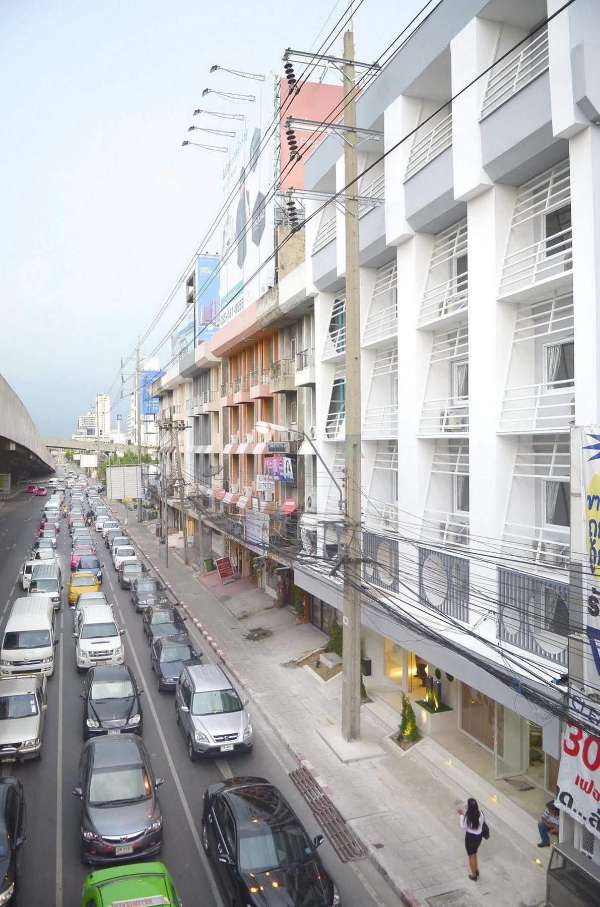 Mybed Ratchada Hotel Bangkok Exterior photo