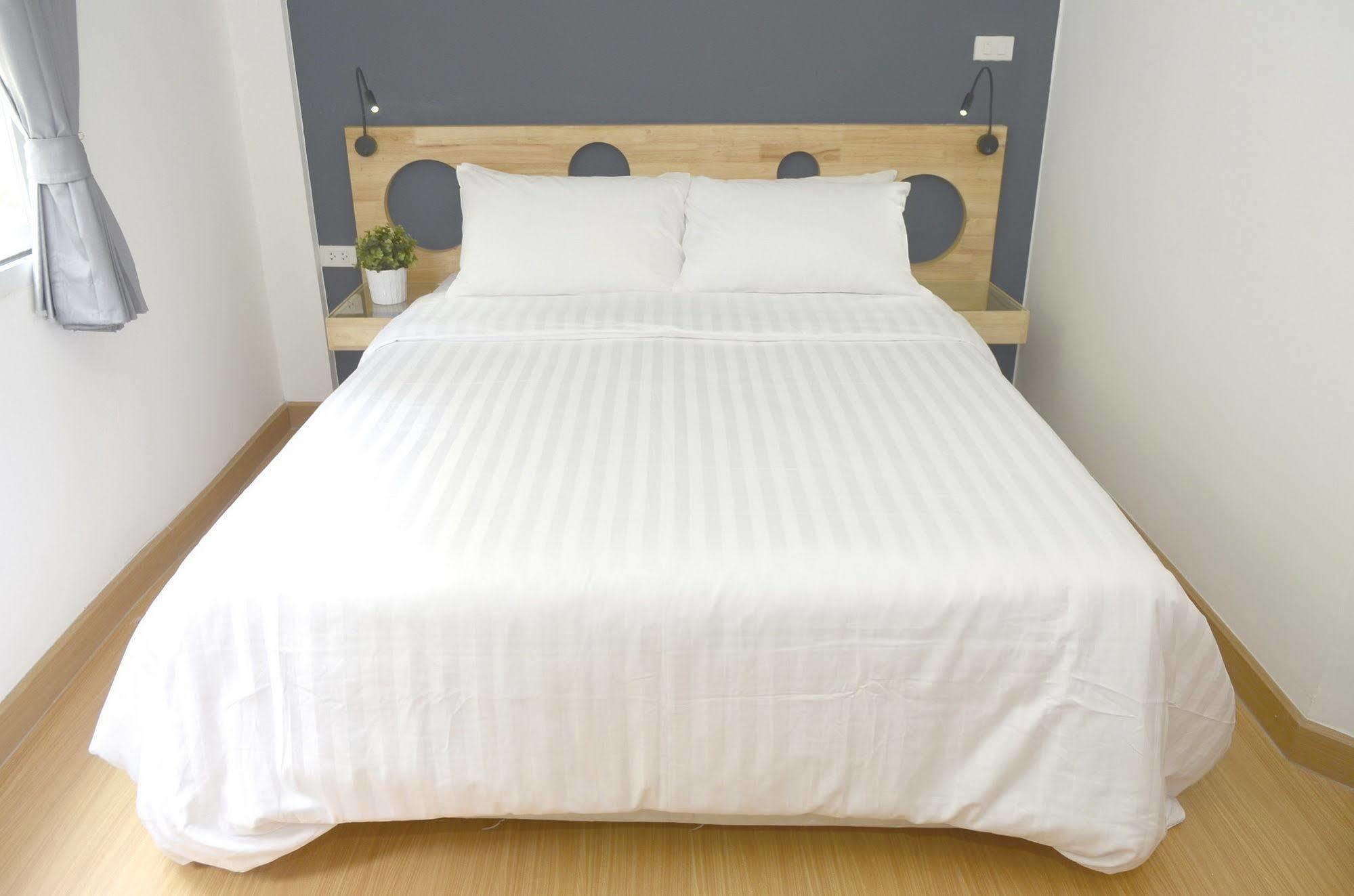 Mybed Ratchada Hotel Bangkok Exterior photo